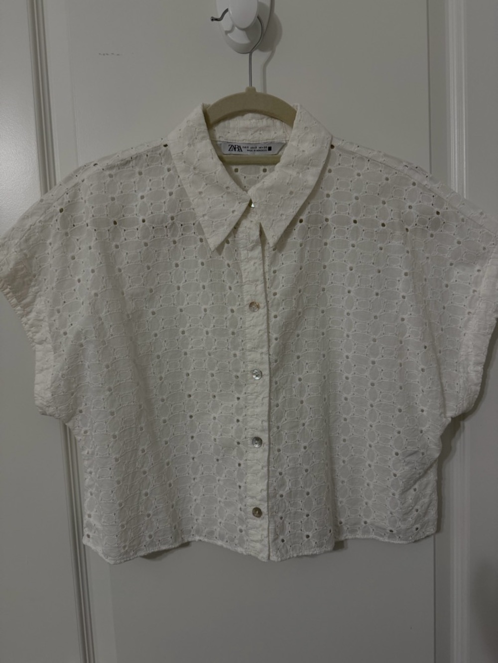 Zara Cream Eyelet Cropped Button Shirt